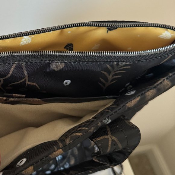 EUC LUG Dory Crossbody Bag [Winter Holly] - Picture 5 of 8